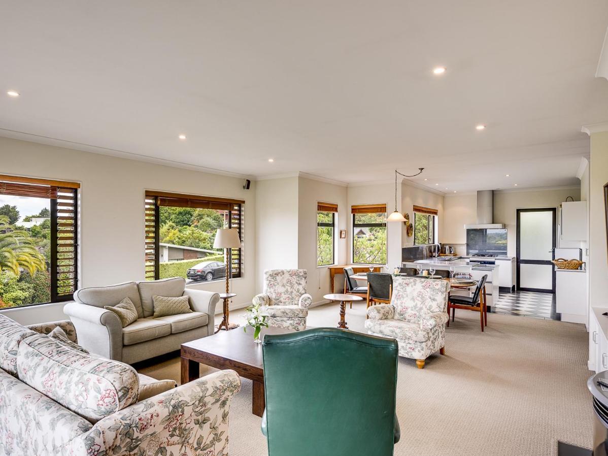 Busby Hill Villa - Havelock North Holiday Home Exterior foto