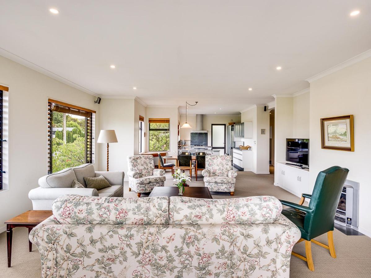 Busby Hill Villa - Havelock North Holiday Home Exterior foto